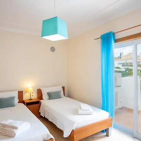 Thiago Holidays * Αλμπουφέιρα